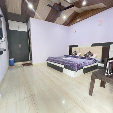 Oak Wood Homestay Banikhet 戴尔豪斯 外观 照片
