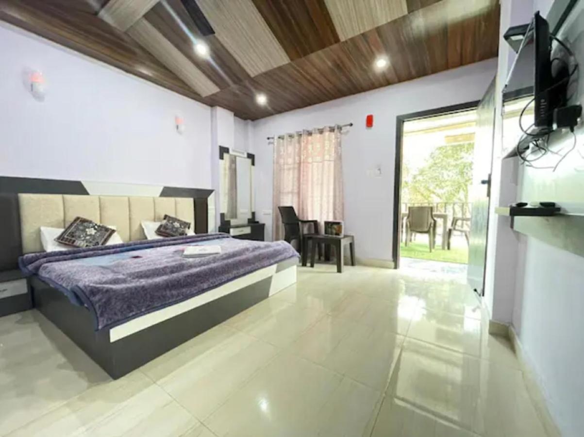 Oak Wood Homestay Banikhet 戴尔豪斯 外观 照片