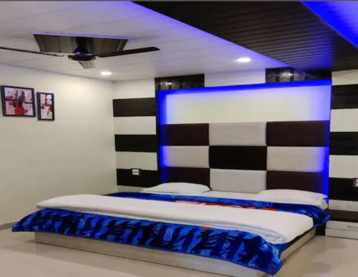 Oak Wood Homestay Banikhet 戴尔豪斯 外观 照片